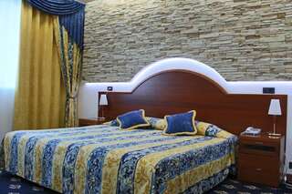 Отель Гостиница River Palace Атырау Двухместный номер Делюкс с 1 кроватью или 2 отдельными кроватями-13